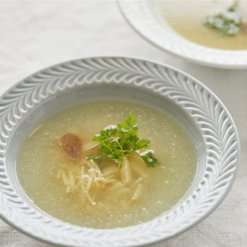 白菜と干し貝柱のニンニク蒸しスープ